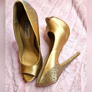 Steve Madden Stunning Gold Heels with Rhinestone Detail